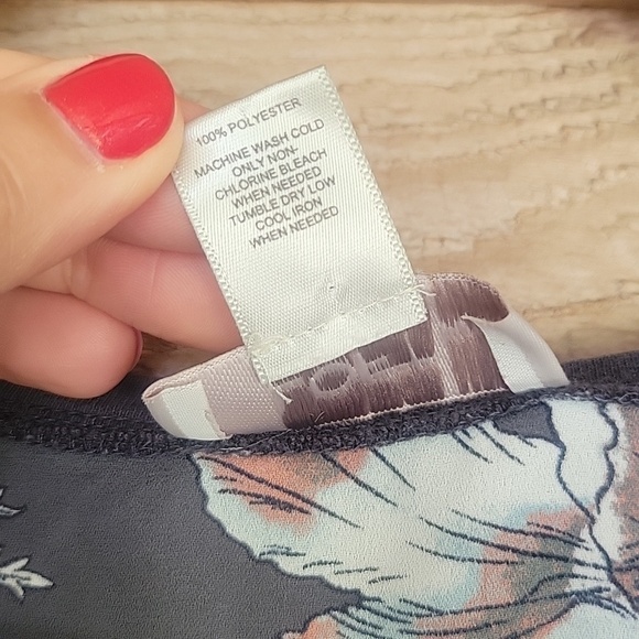 Loft XSmall Petite Gray Floral Sleeveless Top - Picture 4 of 5